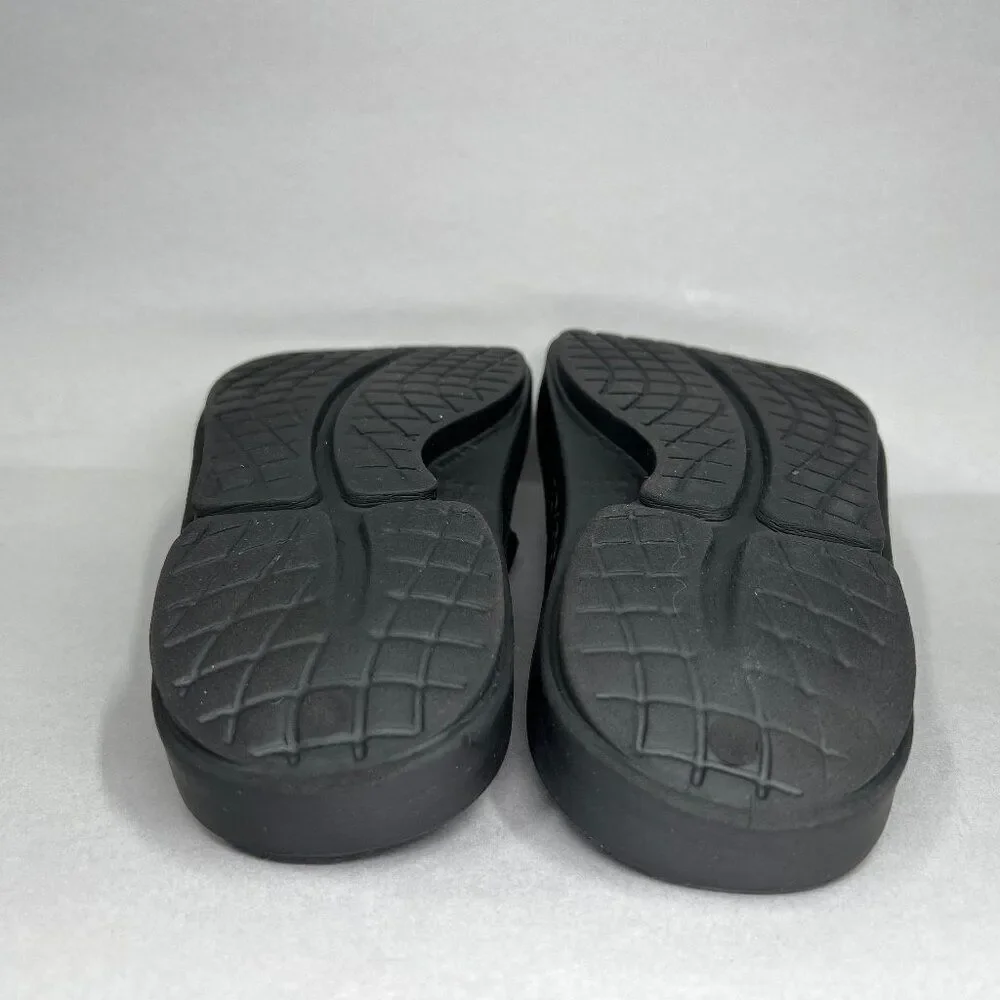 Oofos Women's Size 7 Black Original Sport‎ Flip Flop Sandals